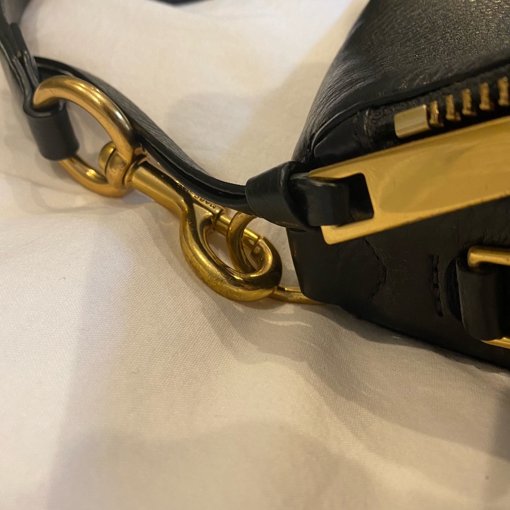 Marc Jacob Crossbody Bag - Picture 4 of 9